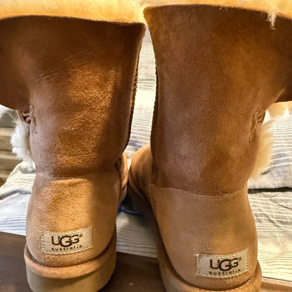 UGG Beige Sheepskin Sole